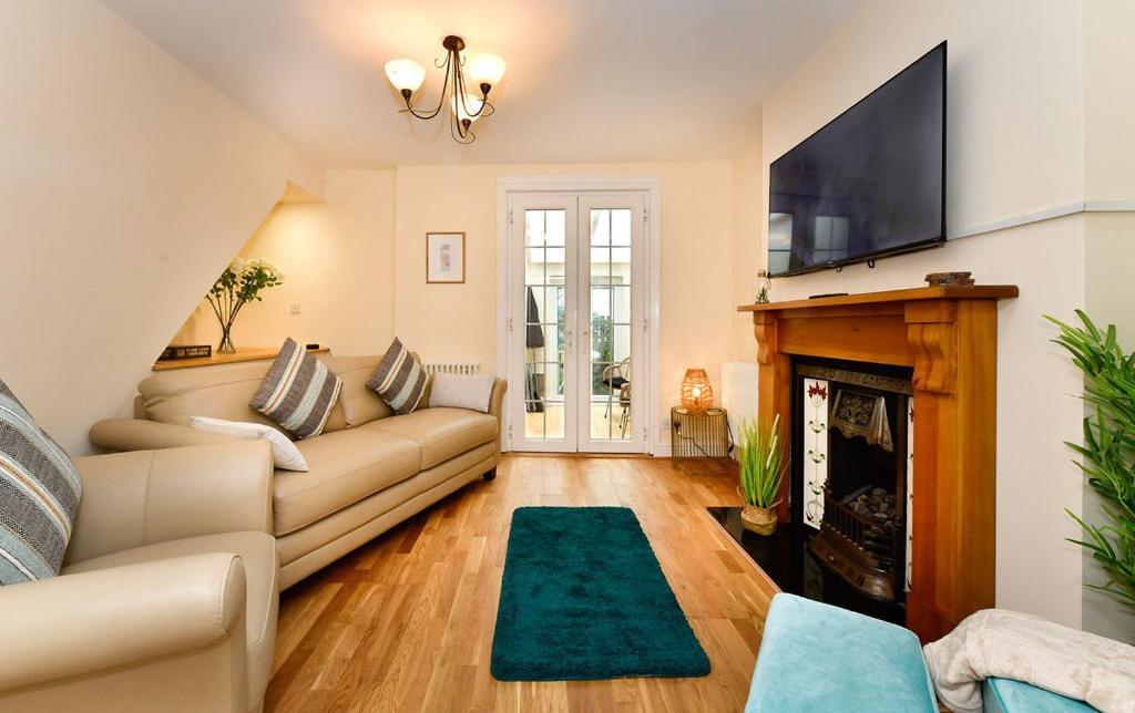 Just Stay Wales - Castle Square Cottage, Mumbles Екстер'єр фото
