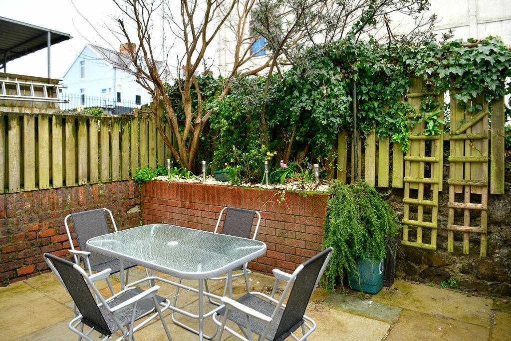 Just Stay Wales - Castle Square Cottage, Mumbles Екстер'єр фото